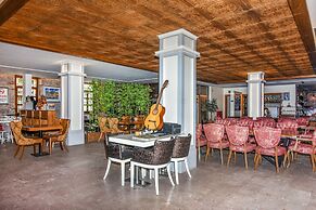 Orchis Hotel