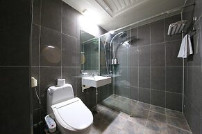 Hotel M Story