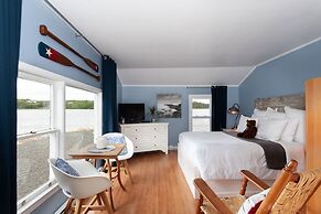 Lighthouse Motel & Cottages
