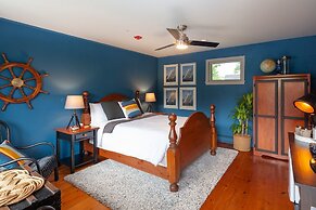 Lighthouse Motel & Cottages