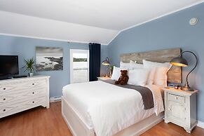 Lighthouse Motel & Cottages