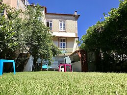 Urban Garden Porto Central Hostel
