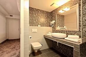 Prima Luce Downtown