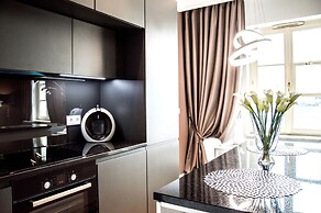 Platinum Apartment by PLA