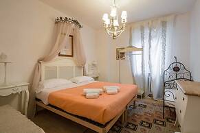 Holiday Verona