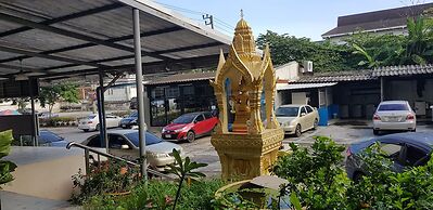 Win Bangna Hotel