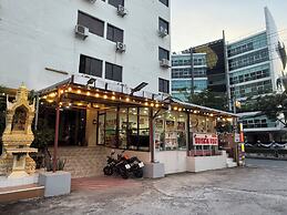 Win Bangna Hotel