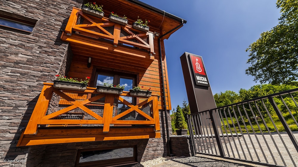 Mucha Apartments