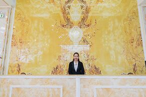 Tan An Palace