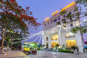 Tan An Palace