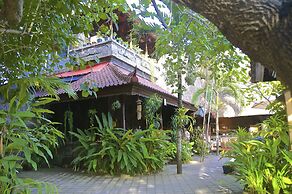 Aahh Bali Bed and Breakfast