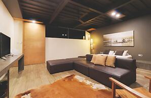Clio Apartments