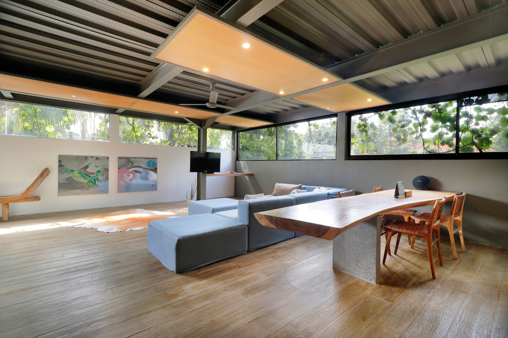 Clio Apartments