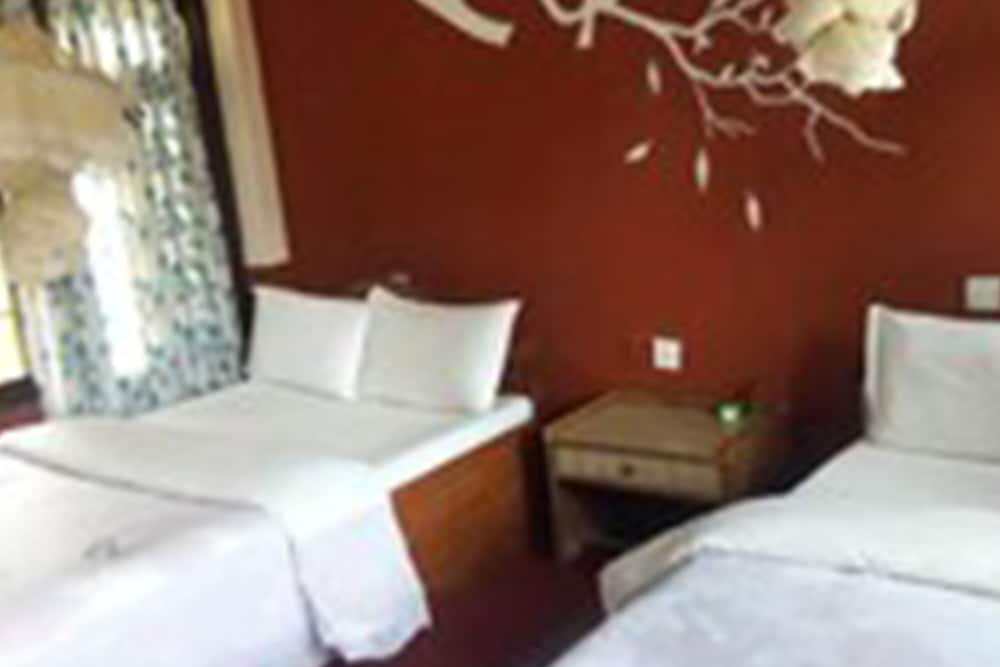 Eden Jungle Resort