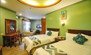 Paragon Hotel and Suites