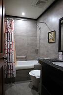 Paragon Hotel and Suites