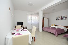 Apartments Roza