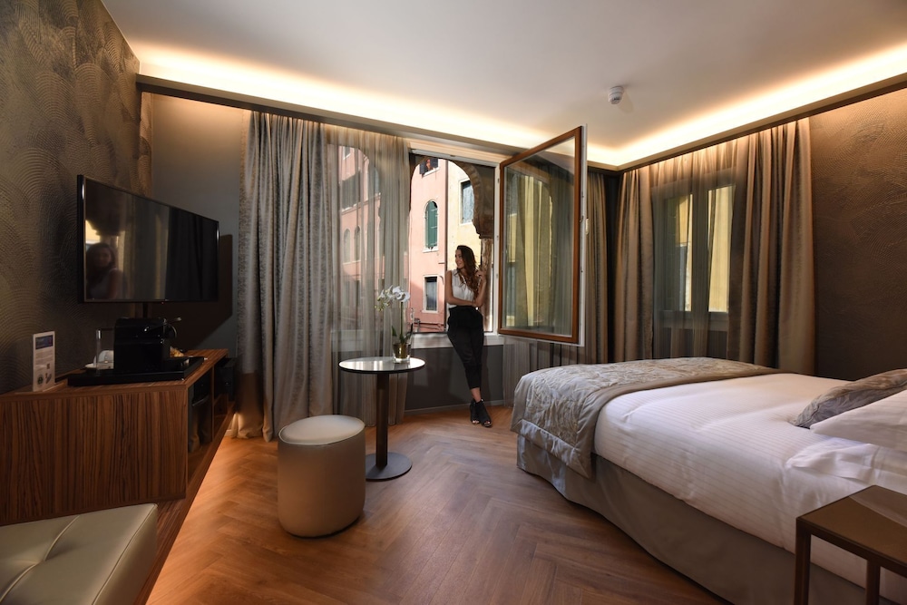 Rosa Salva Hotel