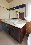Privacy and comfort luxury 6 bedroom villa