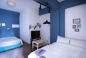 EATzzZ Hostel