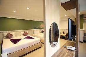 Kaya Place