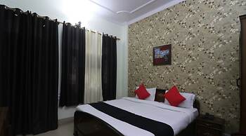 Hotel Mandakini