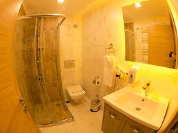 Elif Inan Otel