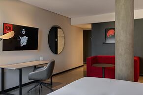 Radisson RED V&A Waterfront, Cape Town