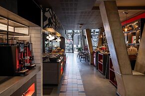 Radisson RED V&A Waterfront, Cape Town