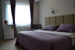 A Hotels & Suites