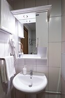 A Hotels & Suites