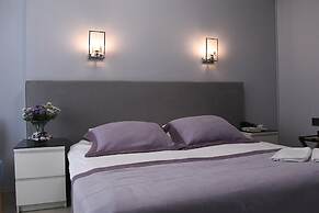 A Hotels & Suites