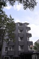 A Hotels & Suites