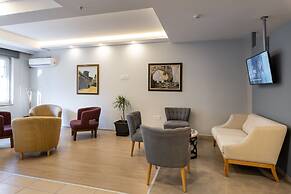A Hotels & Suites