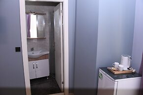 A Hotels & Suites