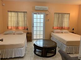 BAGOS ECO RETREAT & CAFE