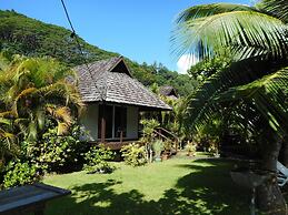 Pueu Village
