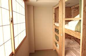 Hostel Rakutsuki
