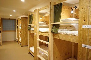 Hostel Rakutsuki