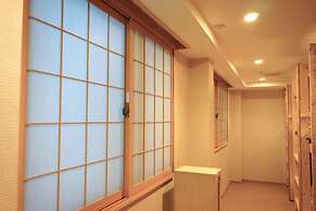 Hostel Rakutsuki