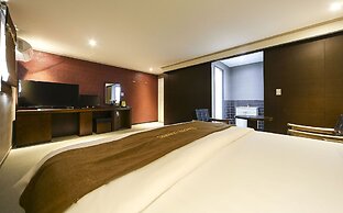 Hotel Leaders