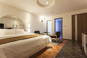 Hotel Leaders