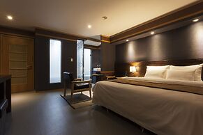 Hotel Leaders