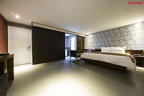 Hotel Leaders