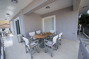 Regalo Apartments