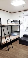 Guesthouse Enoch - Hostel