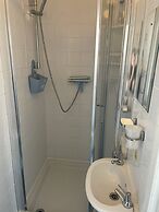 Ivydene Guest House