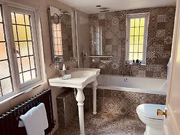 Nuthurst Grange Country House Hotel