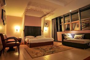 Russel Hotel