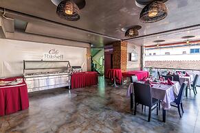Russel Hotel